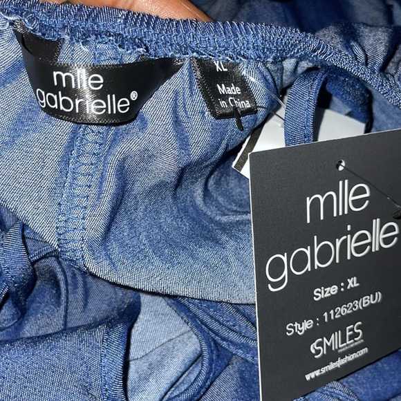 mlle gabrielle Denim Dress(Pit to pit 24”  Waist across 25”
Length 37”) - Picture 5 of 6